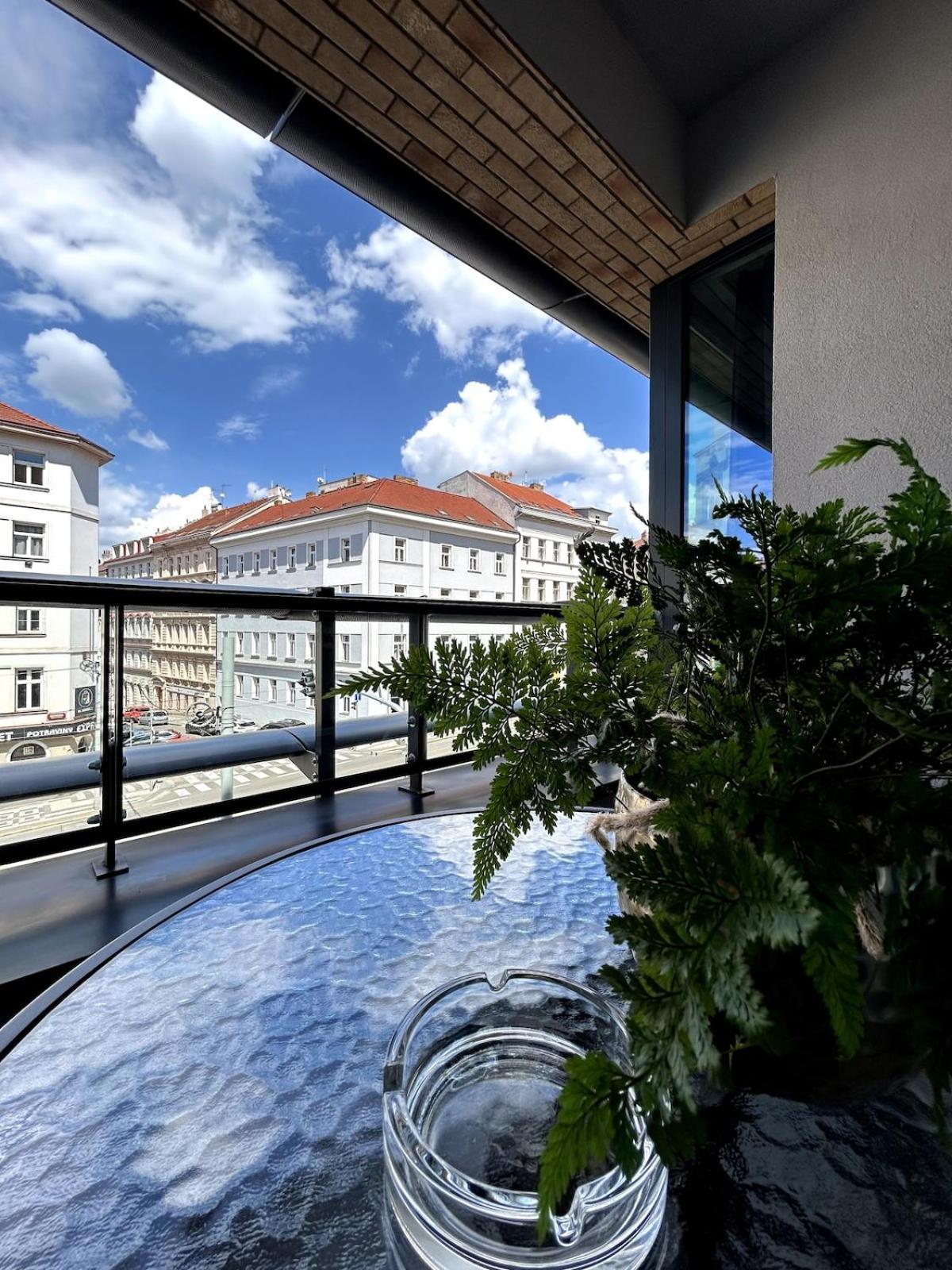 Viktoria With Garage & Balcony Apartment *
